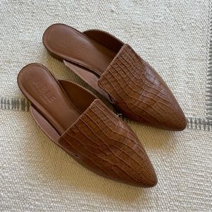 ABLE LEATHER FLATS